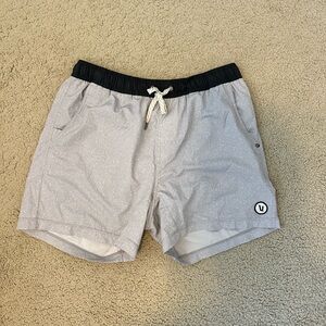 Men's Vuori Gray Kore Shorts - size L